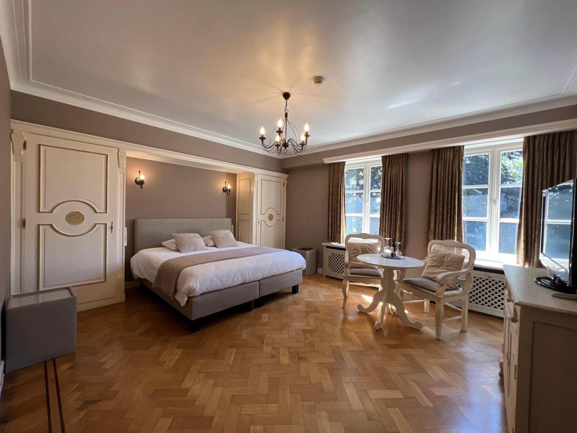 Hotel Fleur De Lys Zedelgem Exterior photo